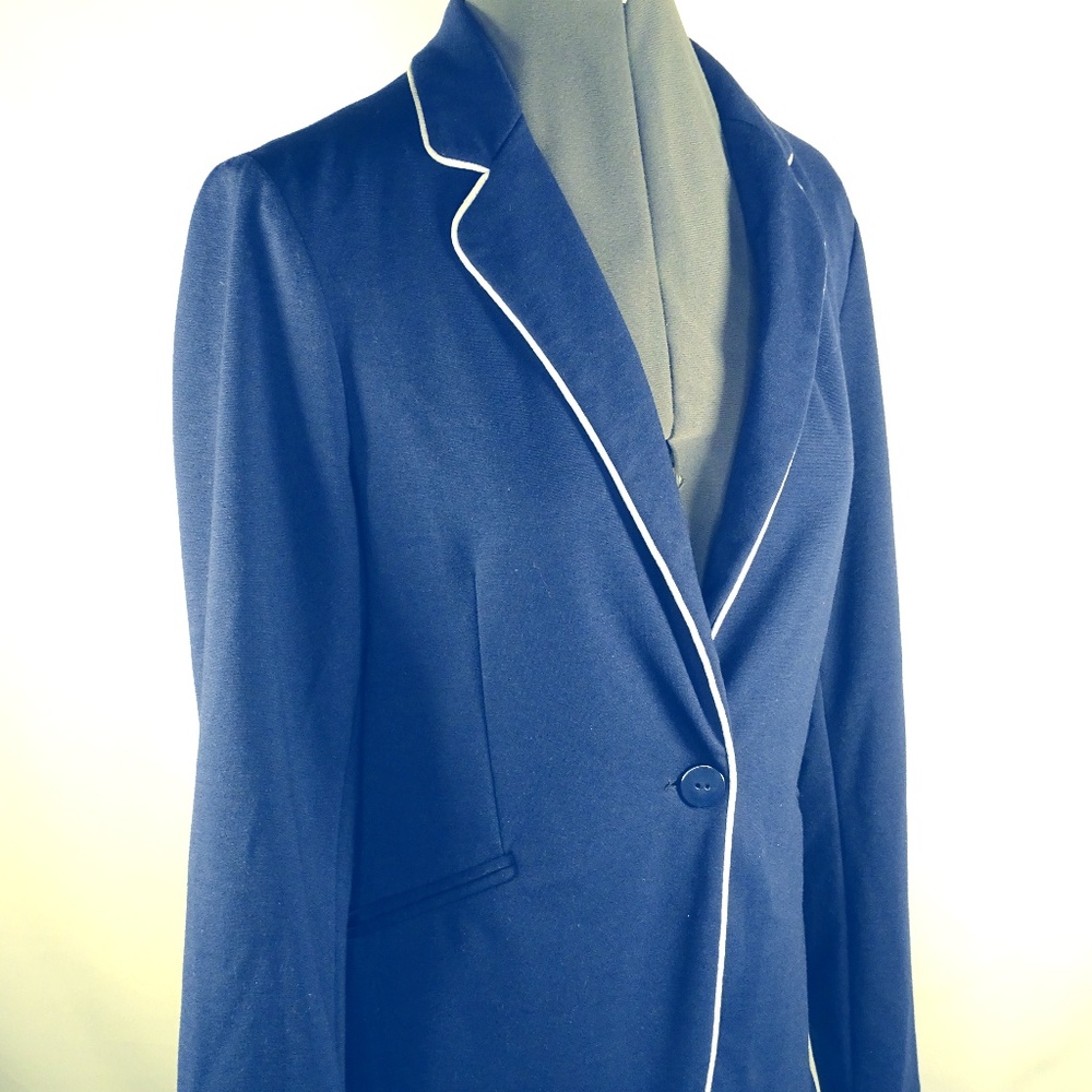 Adrienne Vittadini Navy BLUE BLAZER w/White Trim
